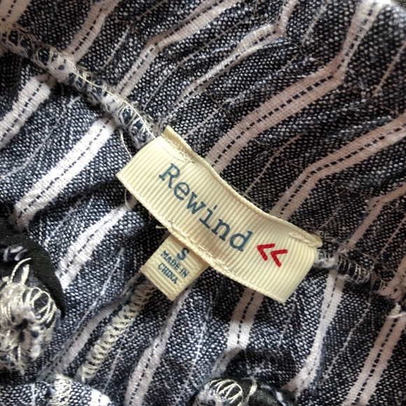 striped paperbag shorts - Picture 2 of 3